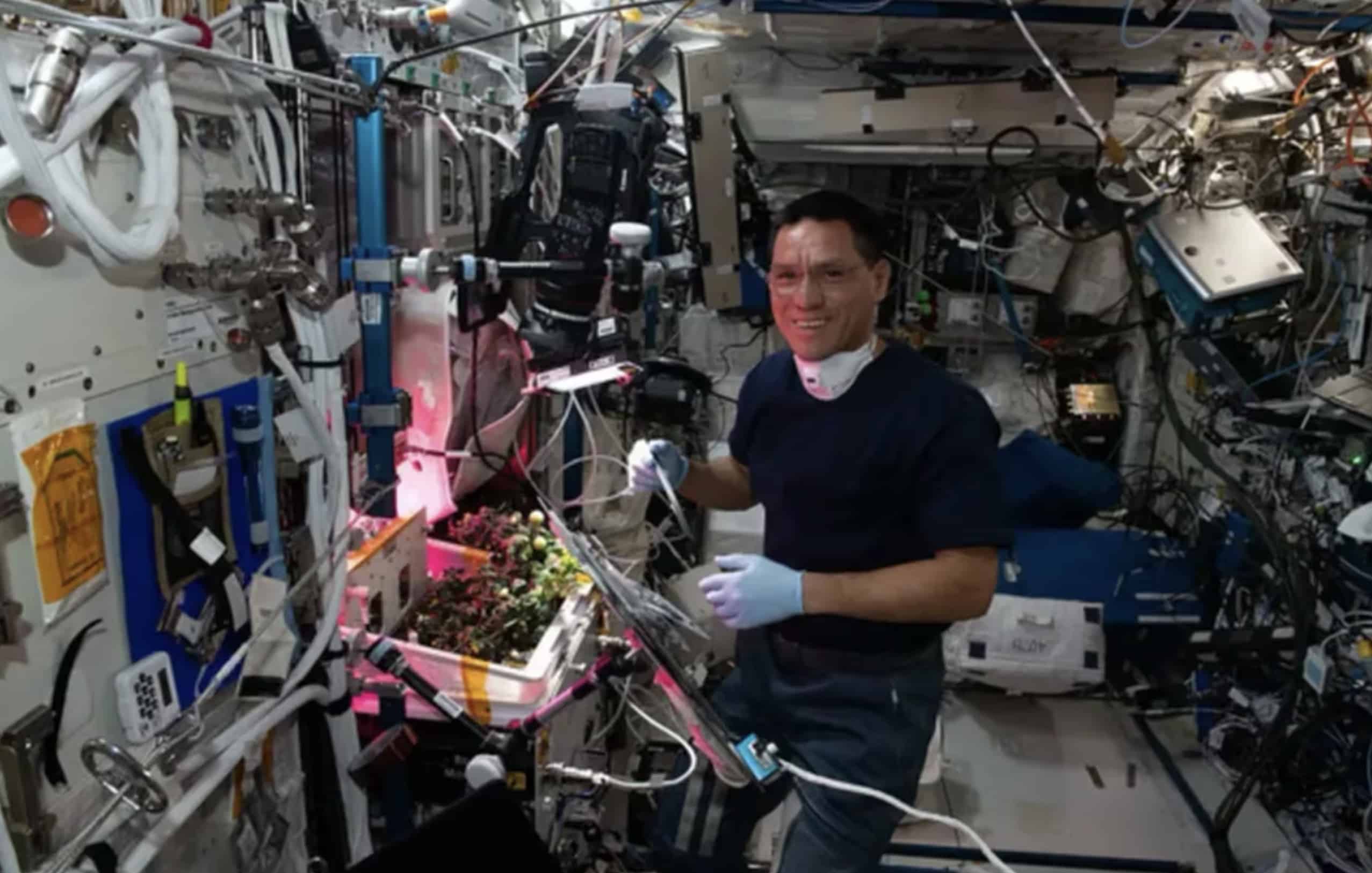 Rubio estabeleceu o recorde de 371 dias no espaço, o mais longo para um astronauta americano. (PANELA)