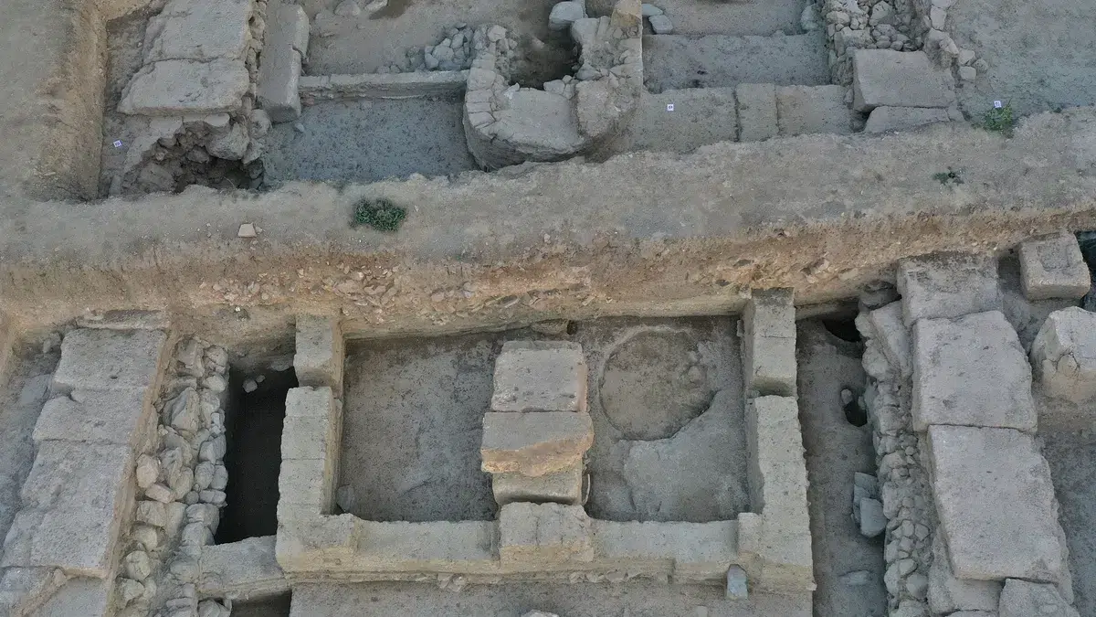 Vista aérea do altar em forma de ferradura localizado no interior do templo. (Crédito da imagem: Ministério da Cultura via Facebook)